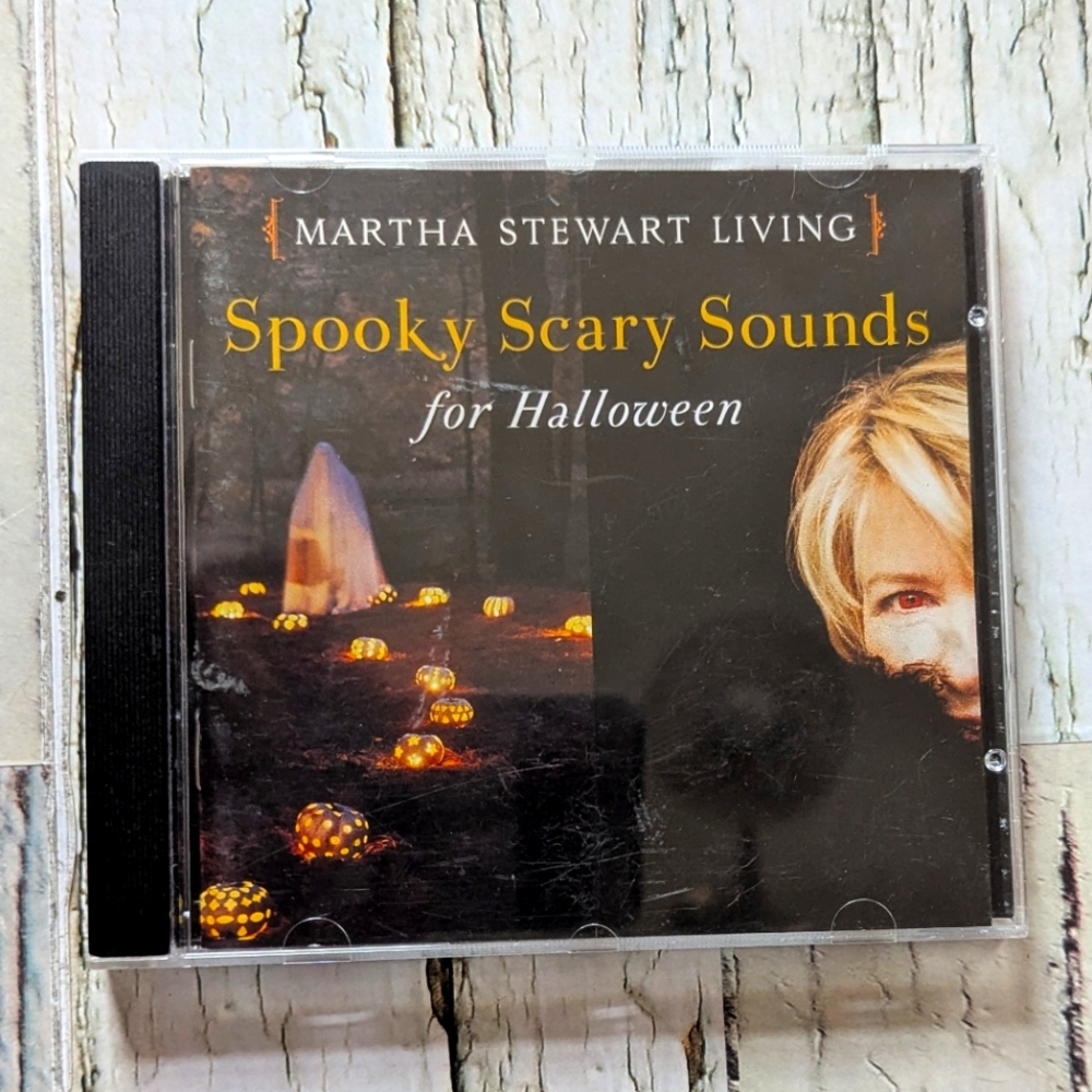 Martha Stewart Living Spooky Scary Sounds For Halloween CD 🍁🍂🎃 2000